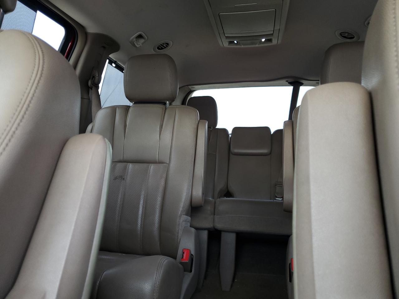 Chrysler Minivan Touring L Image 12