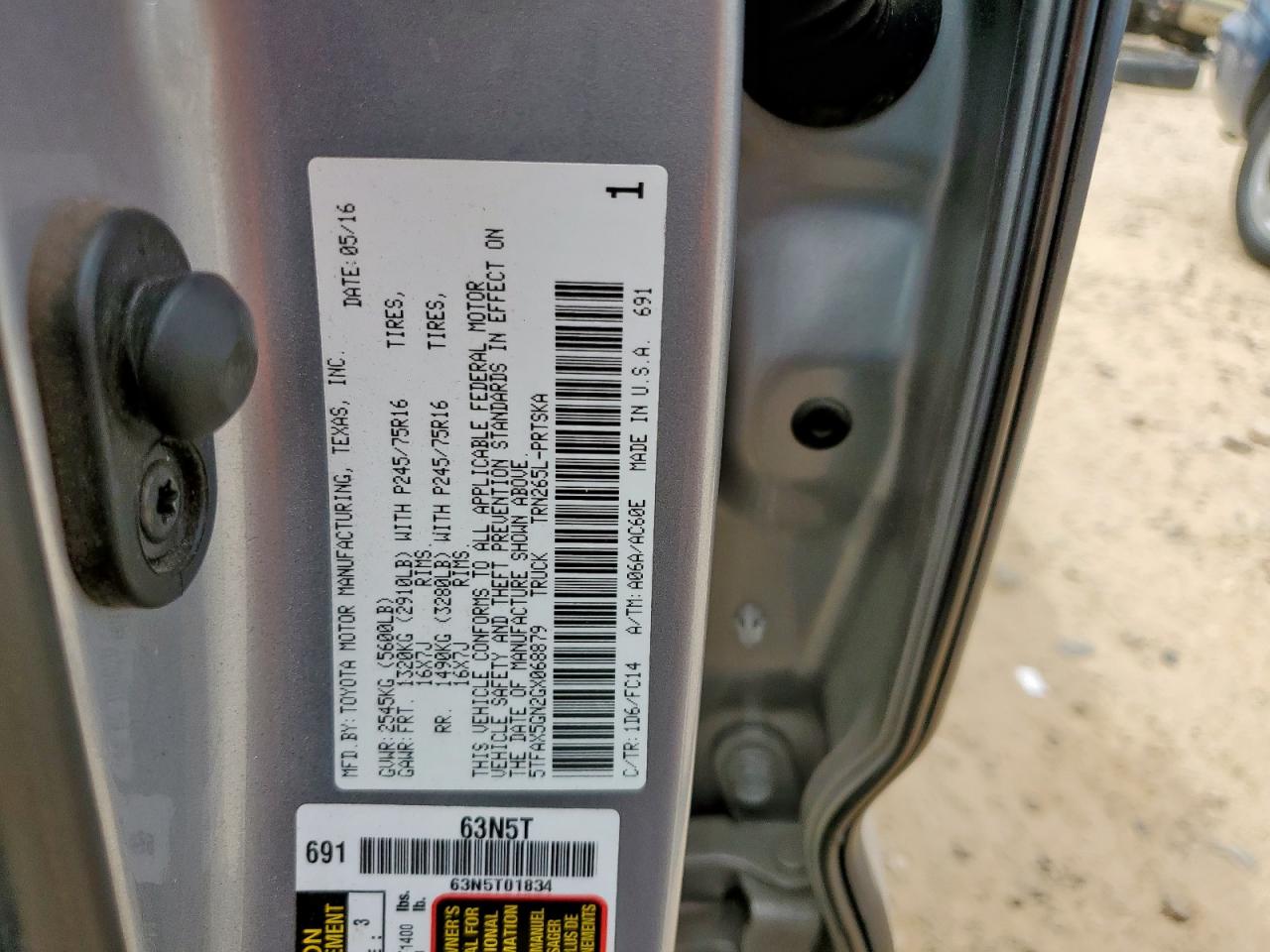 Toyota Tacoma Double Cab Image 12