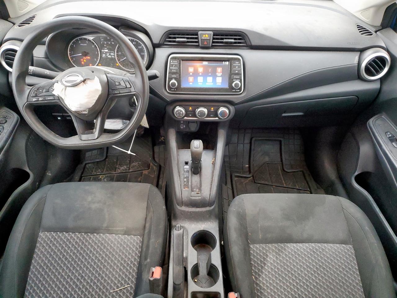 Nissan Versa S Image 6