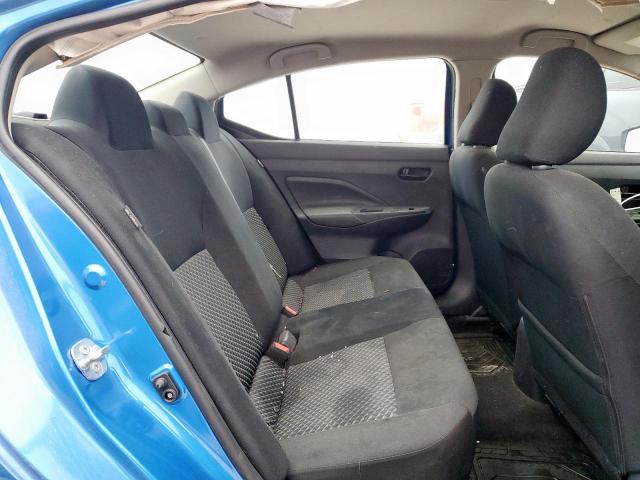 Nissan Versa S Image 2