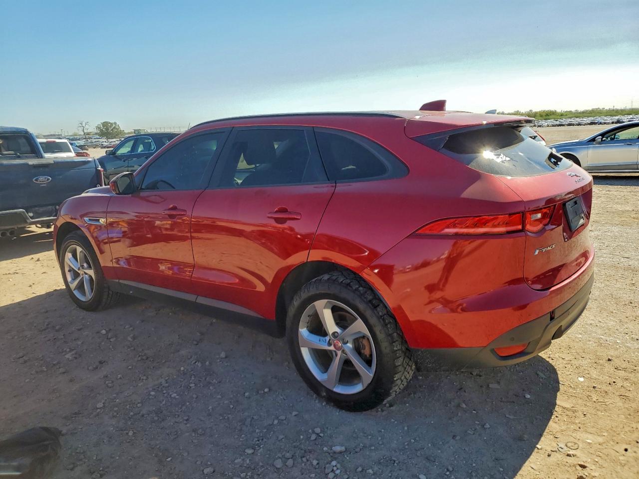 Jaguar F-PACE Premium Image 3