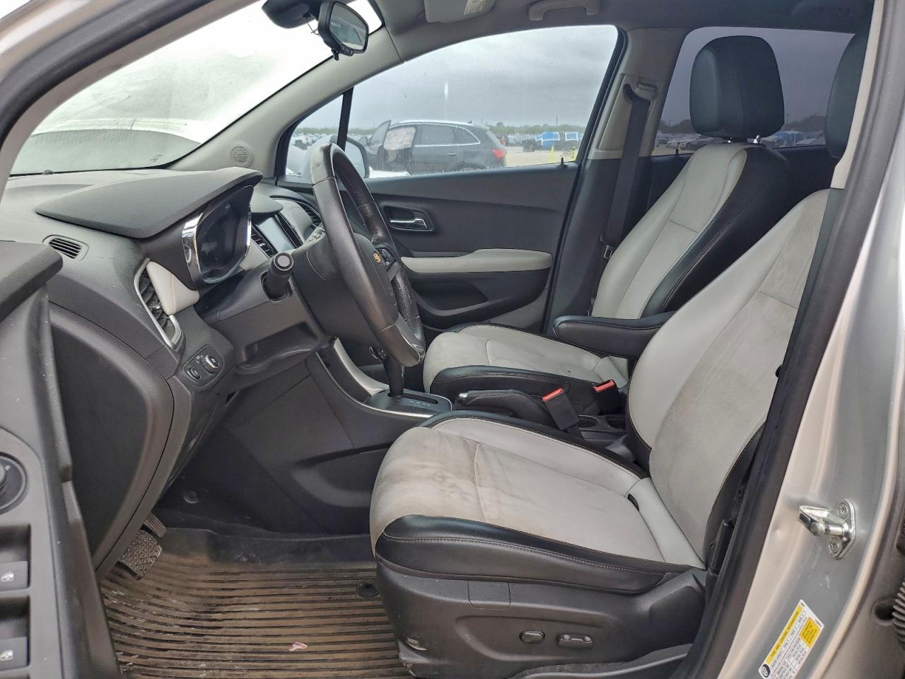 Chevrolet Trax 1lt Image 2