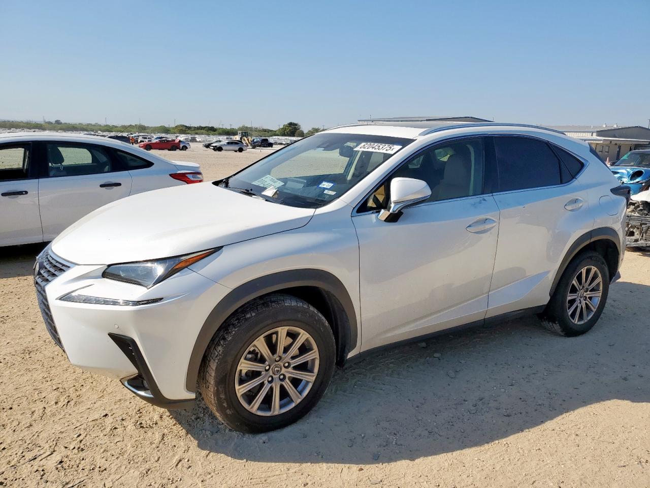 Lexus NX 300 Base Image 1