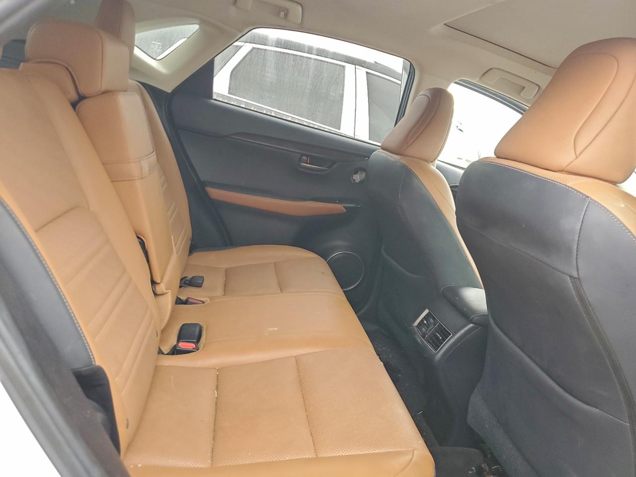 Lexus NX 300 Base Image 9