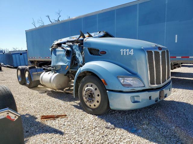 Salvage Peterbilt 579