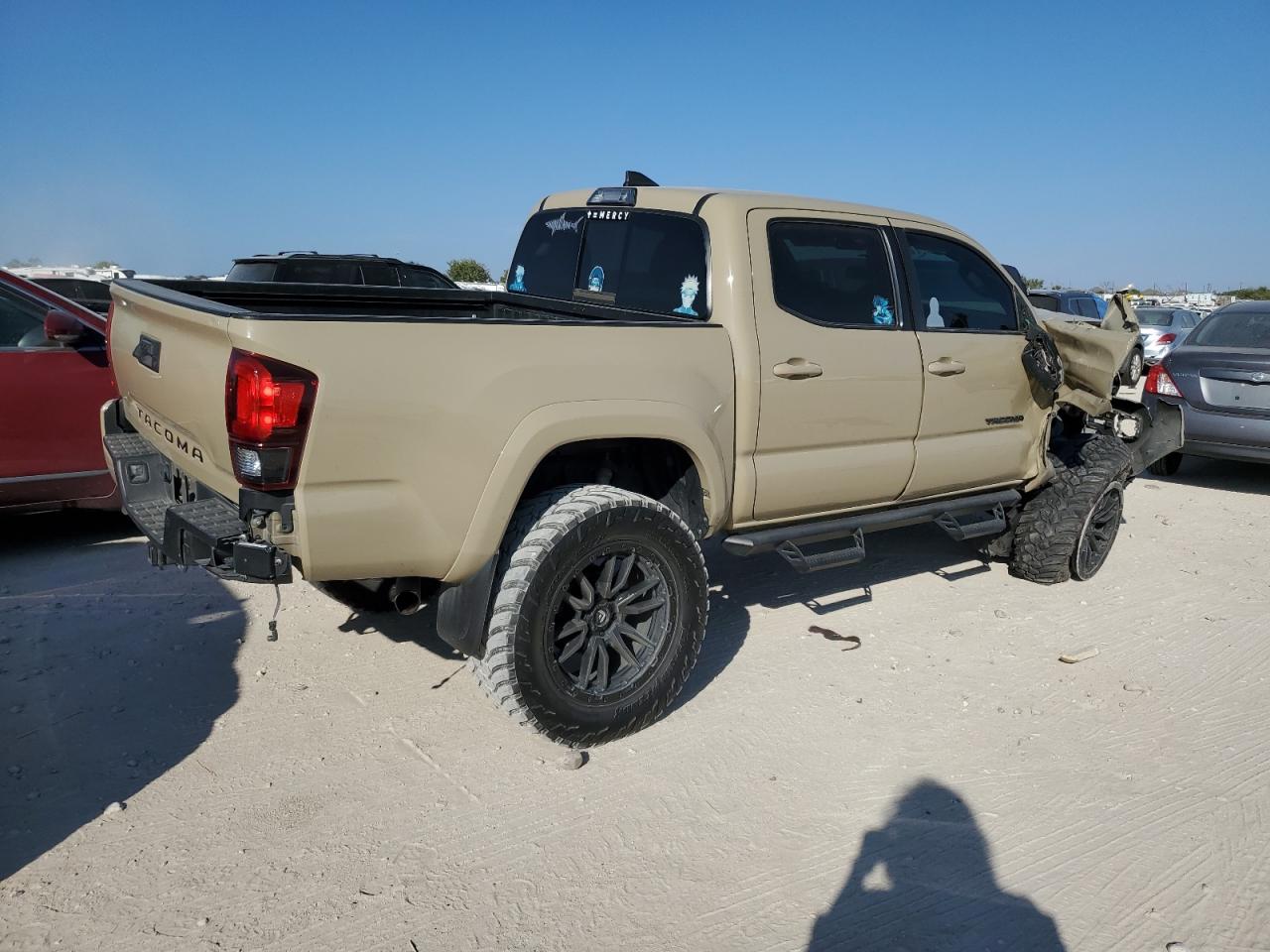 Toyota Tacoma Double Cab Image 3