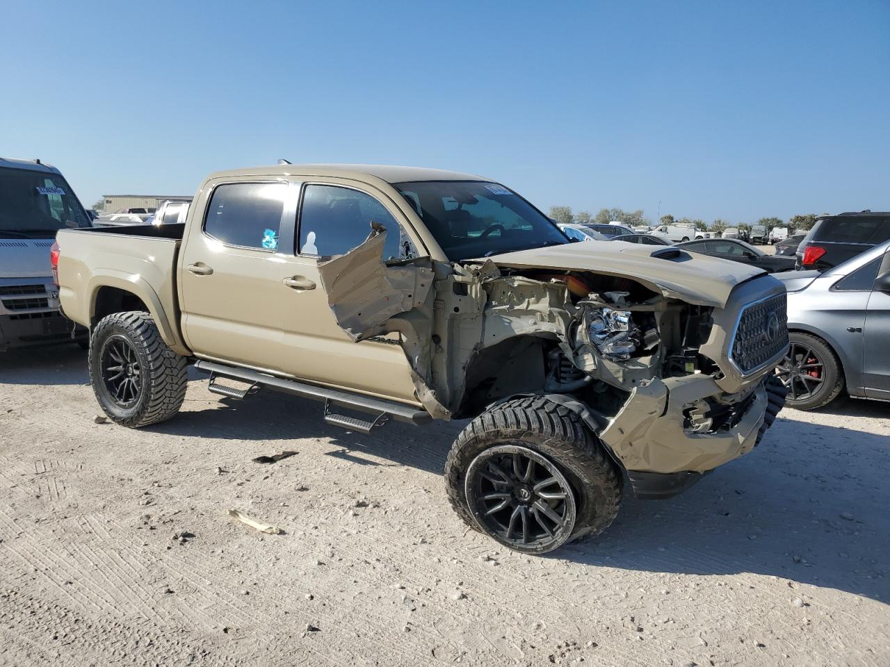 Toyota Tacoma Double Cab Image 7