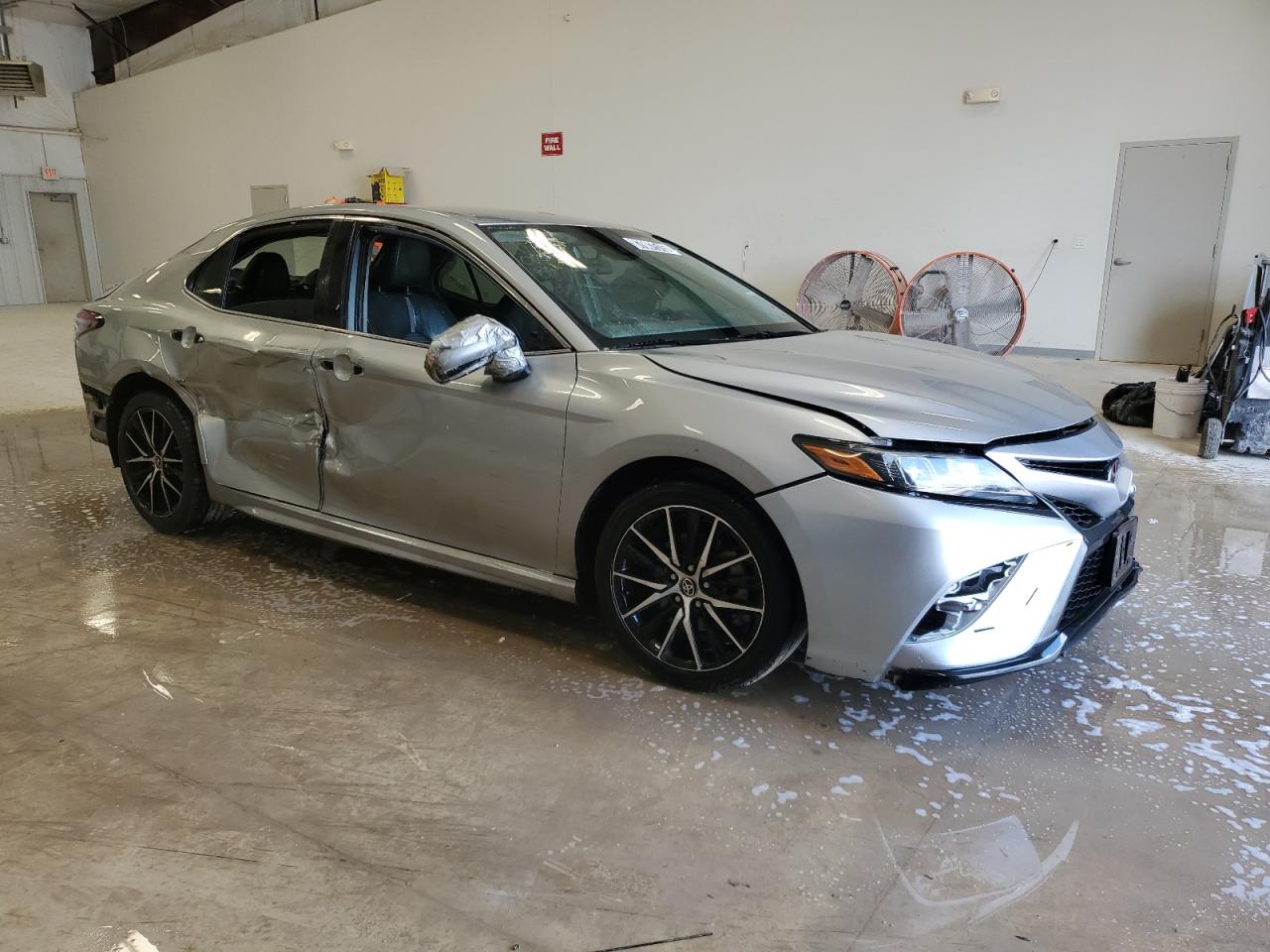 Toyota Camry Se Image 8