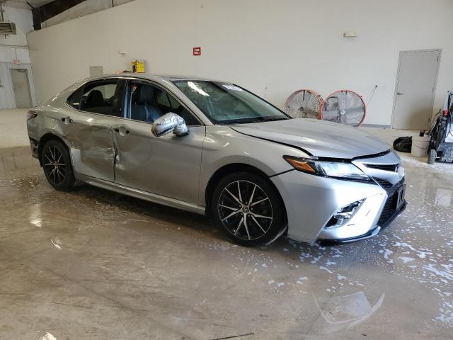 Toyota Camry Se Image 8