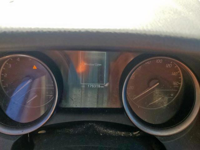 Toyota Camry Se Image 12