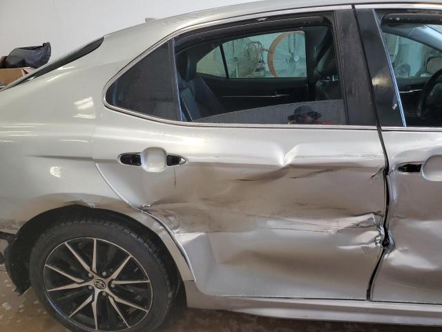 Toyota Camry Se Image 10