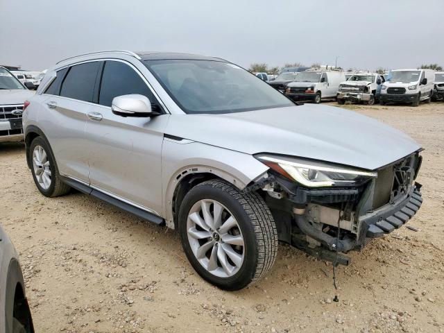 INFINITI Qx Essential Image 5