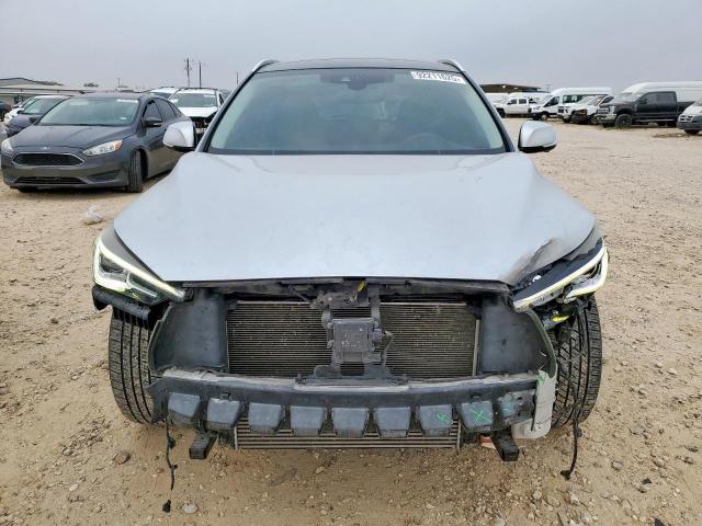 INFINITI Qx Essential Image 2