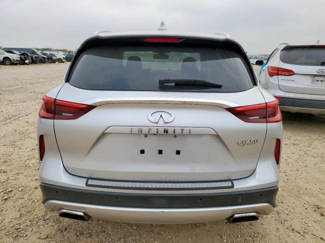 INFINITI Qx Essential Image 8