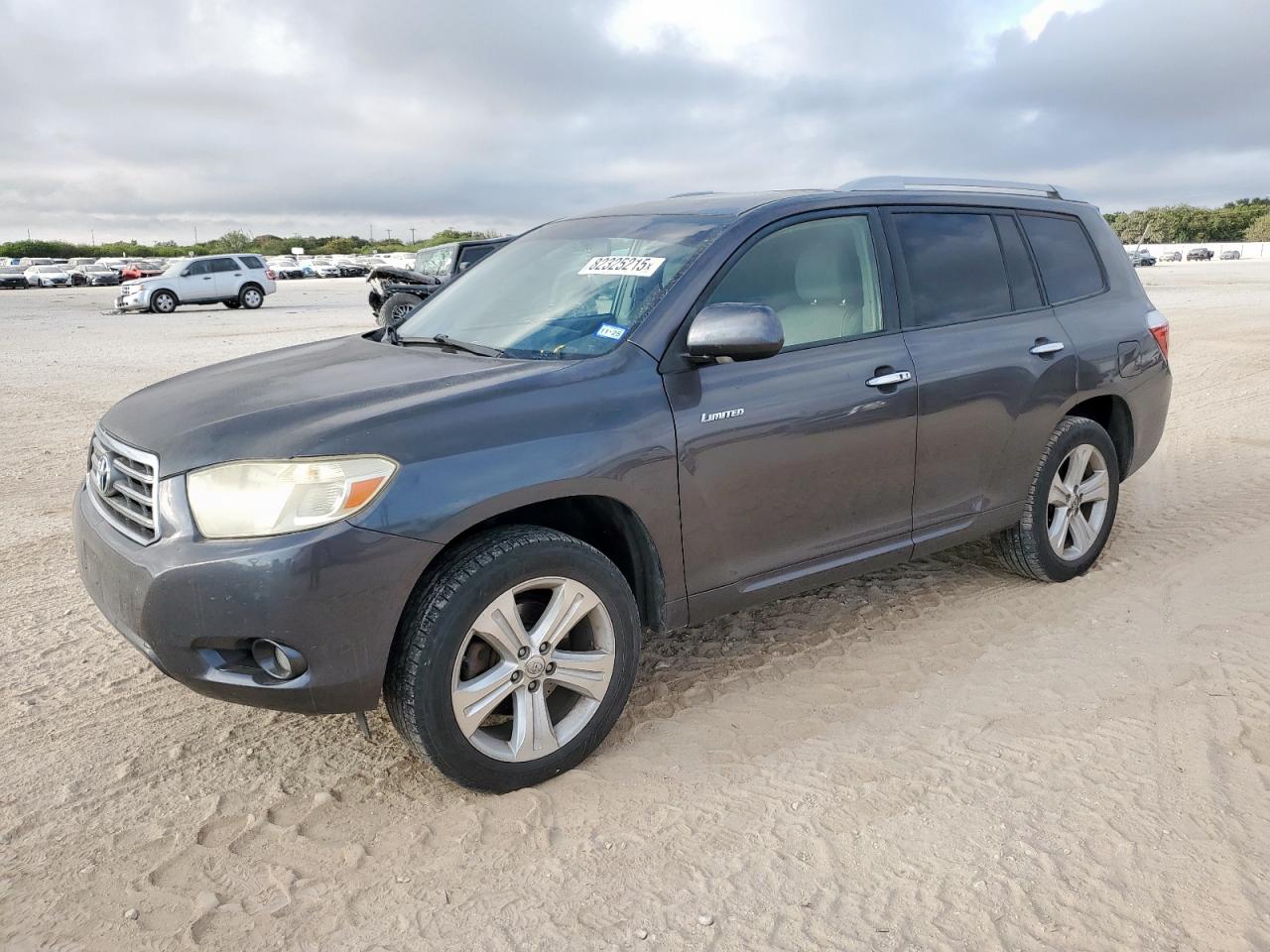 Toyota Highlander Limited Image 1
