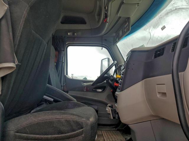 Peterbilt 579 Image 9