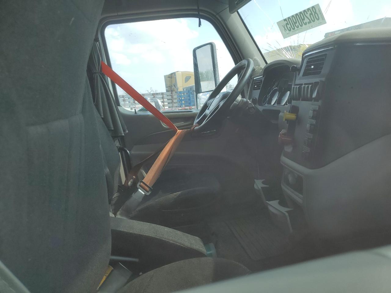 Peterbilt 579 Image 10