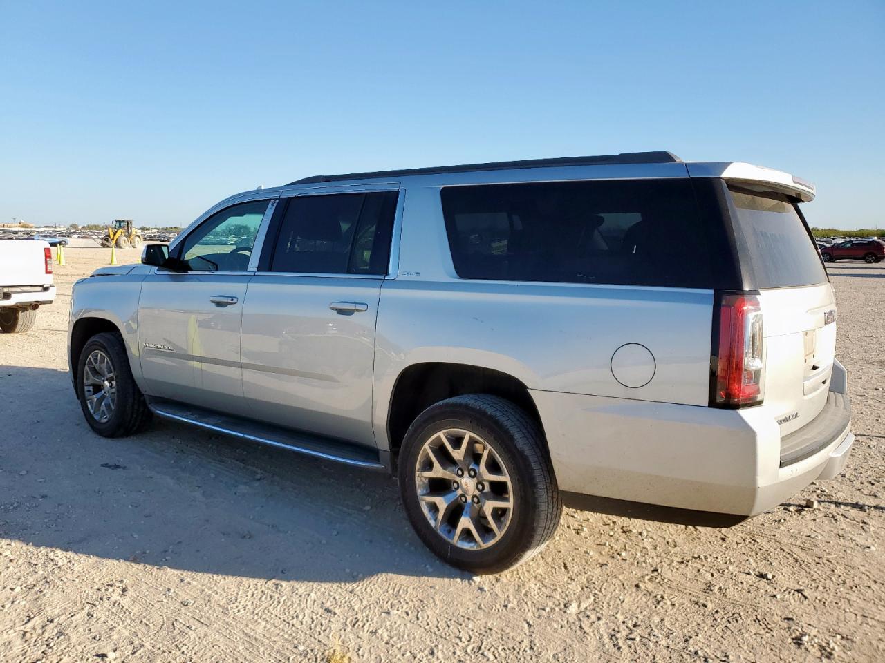 GMC Yukon C1500 Sle Image 7