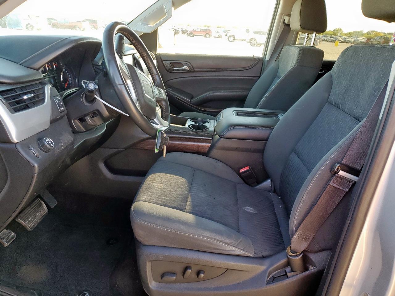 GMC Yukon C1500 Sle Image 9