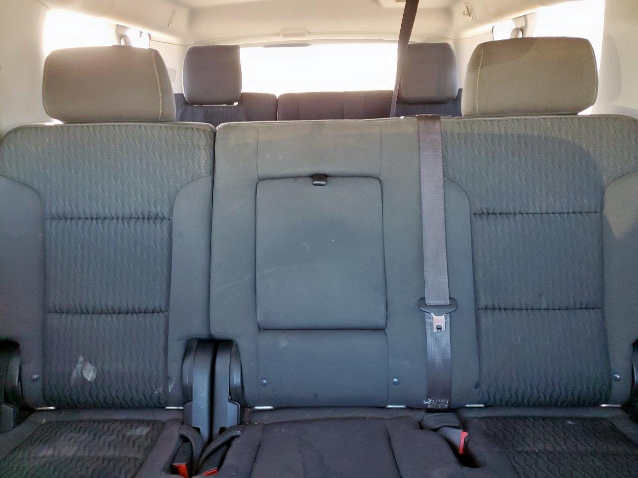 GMC Yukon C1500 Sle Image 10