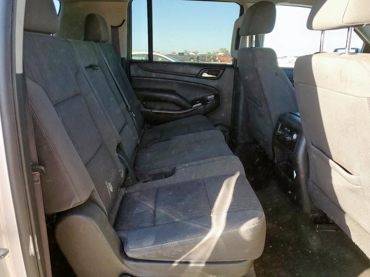 GMC Yukon C1500 Sle Image 13