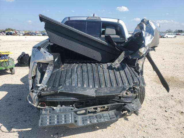 Toyota Tacoma Double Cab Image 4