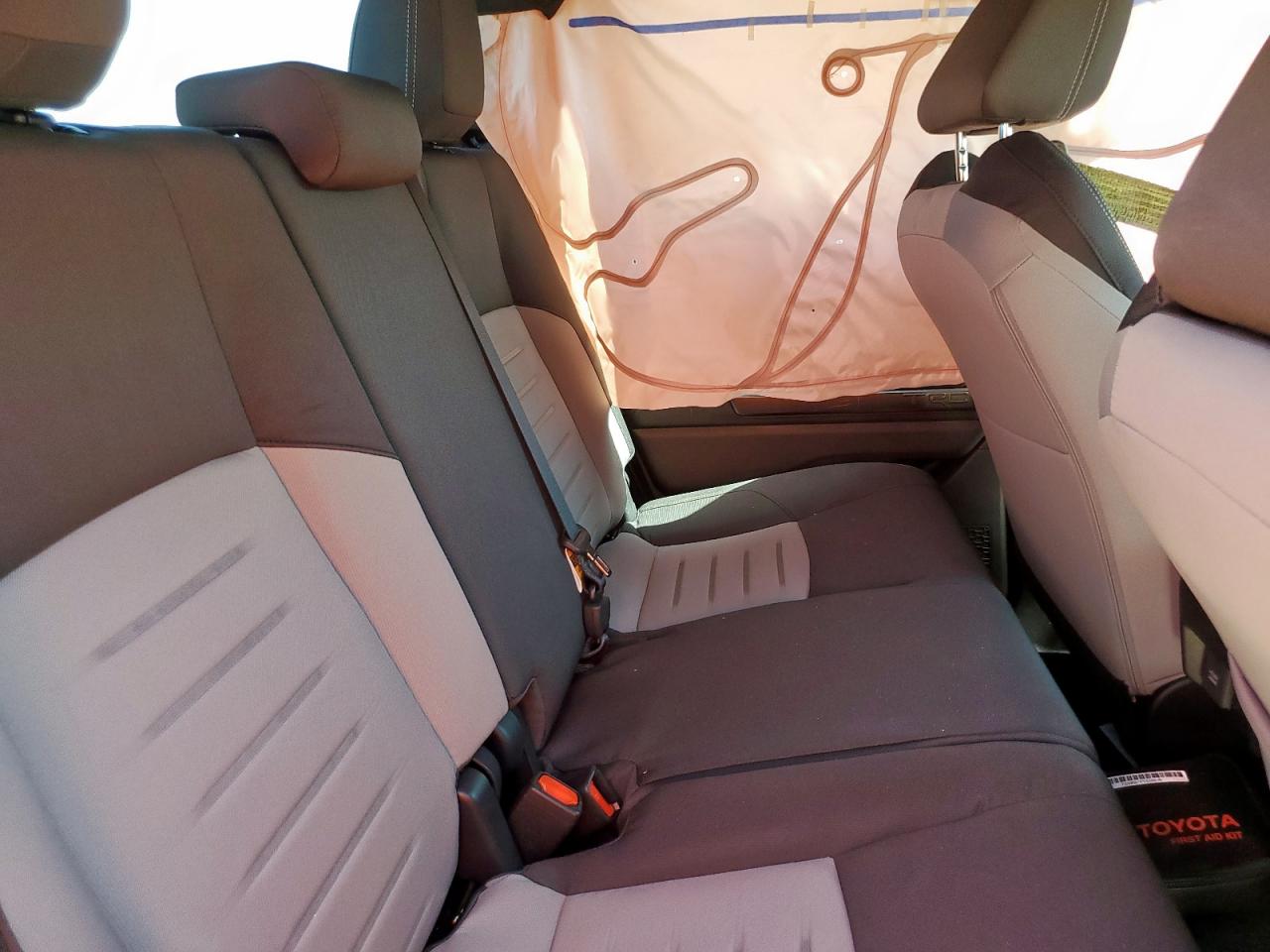 Toyota Tacoma Double Cab Image 9