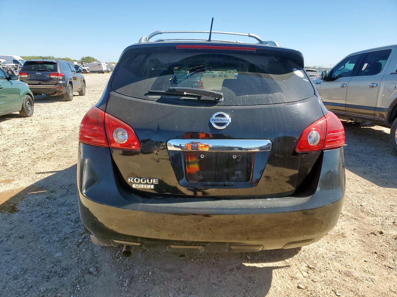 Nissan Rogue S Image 2