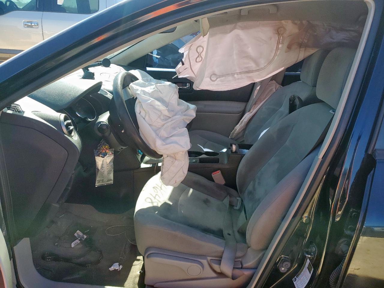 Nissan Rogue S Image 10