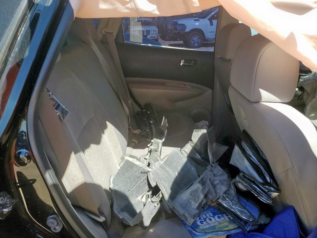 Nissan Rogue S Image 8