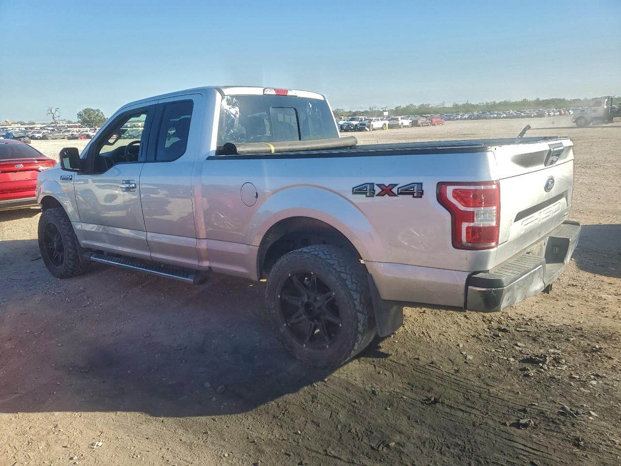 Ford F-150 Super Cab Image 6