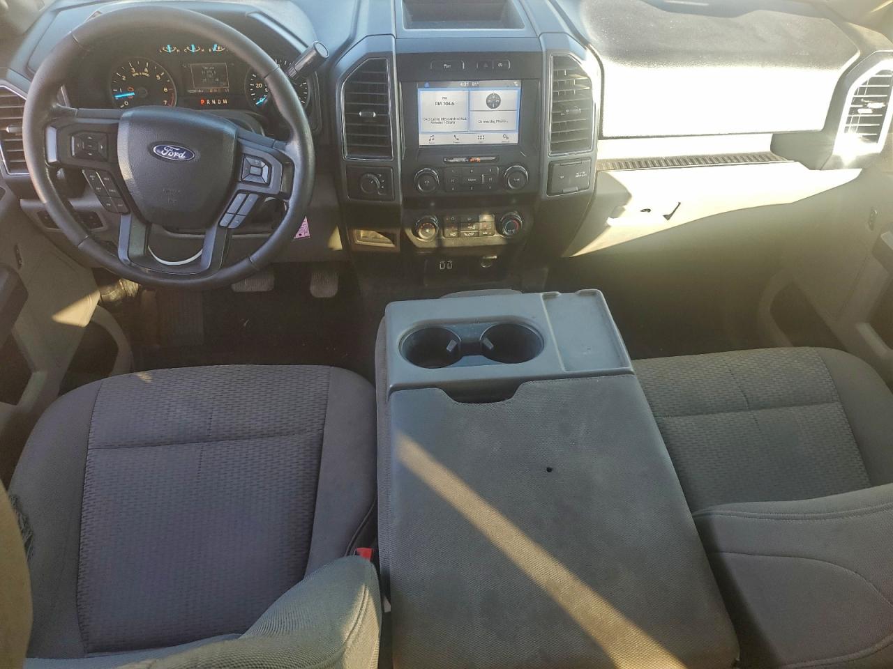 Ford F-150 Super Cab Image 3