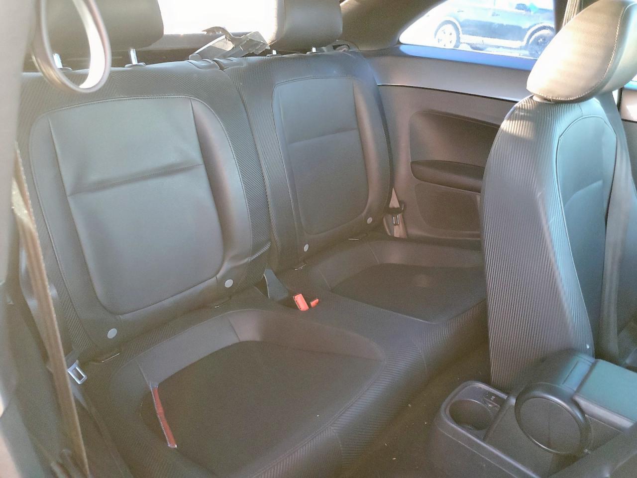 Volkswagen Beetle Image 10