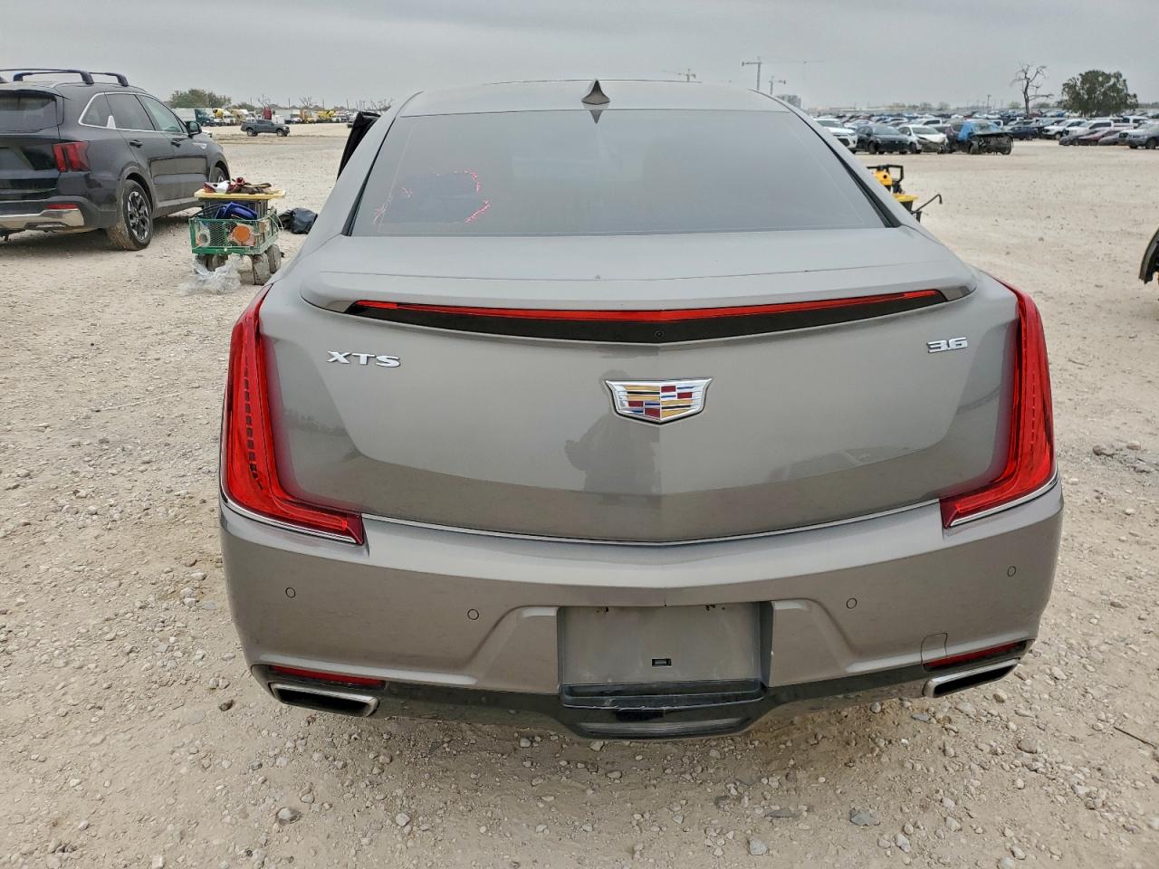 Cadillac XTS Luxury Image 4