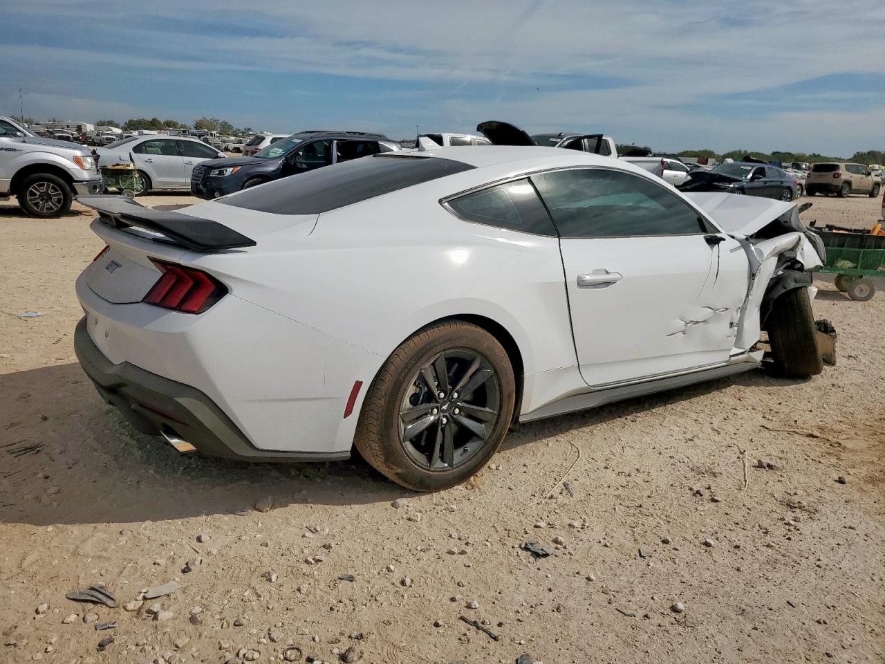 Ford Mustang Gt Image 3