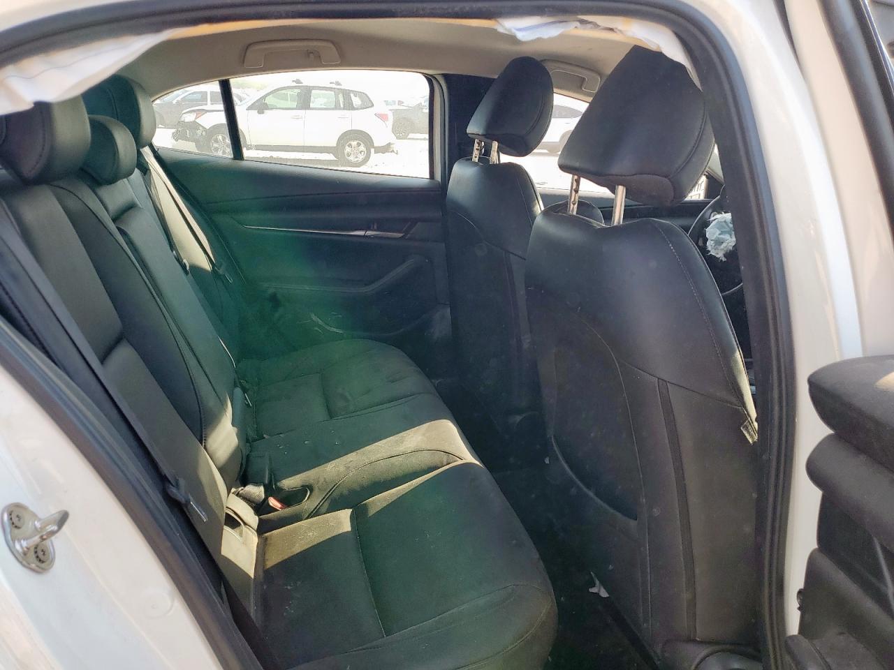 Mazda 3 Select Image 2