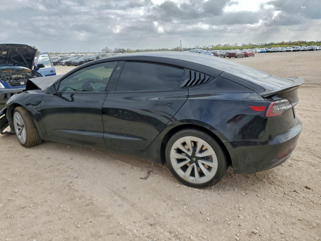 Tesla Model 3 Image 4