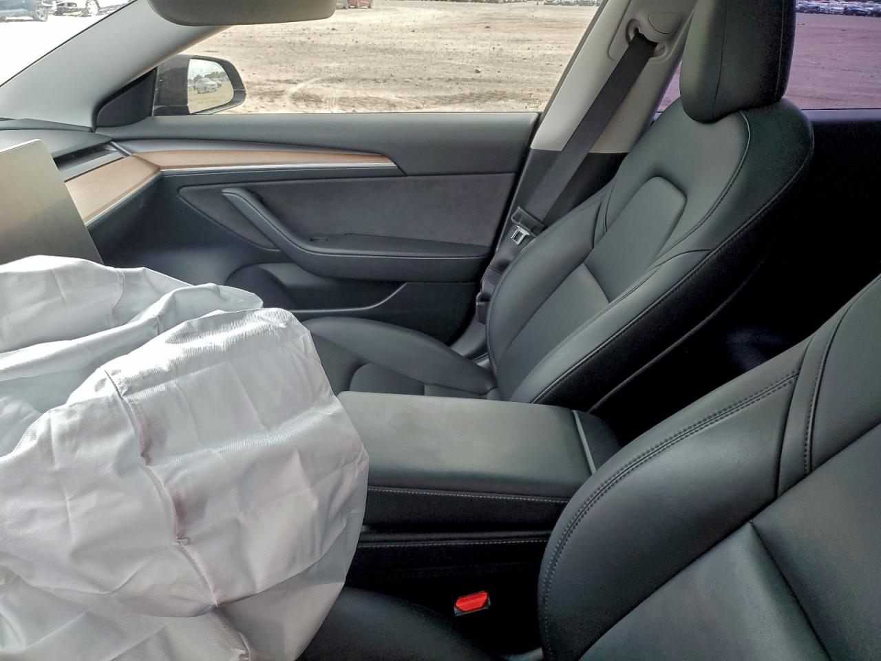 Tesla Model 3 Image 8