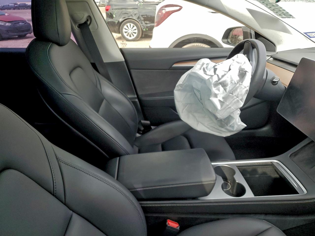 Tesla Model 3 Image 2