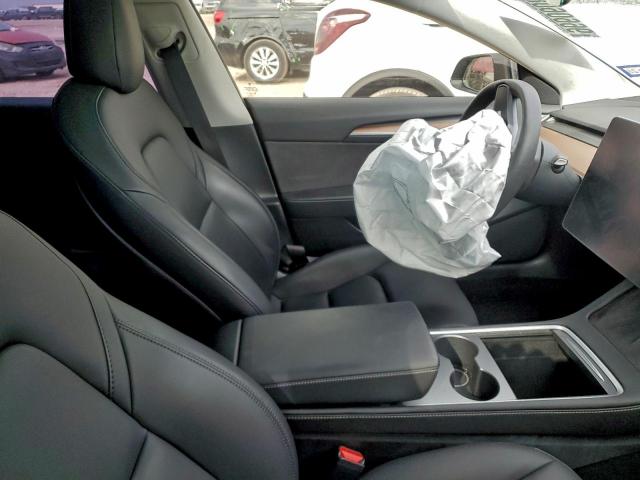 Tesla Model 3 Image 2