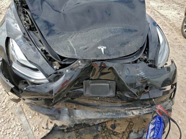 Tesla Model 3 Image 10