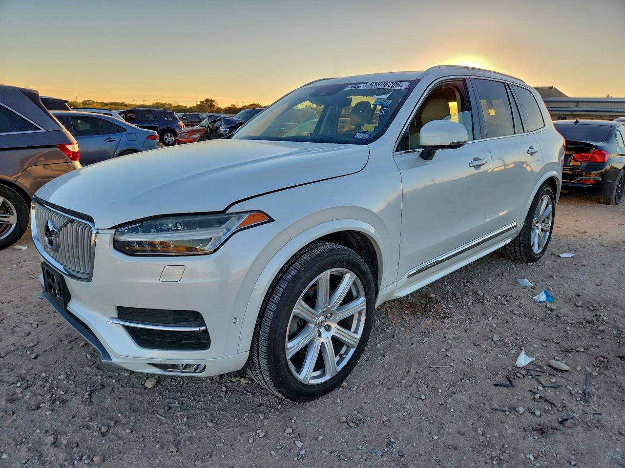 Volvo XC90 T6 Image 1