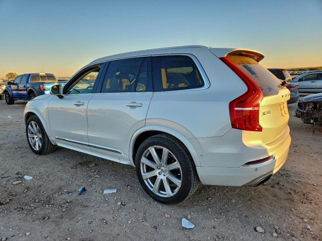 Volvo XC90 T6 Image 8