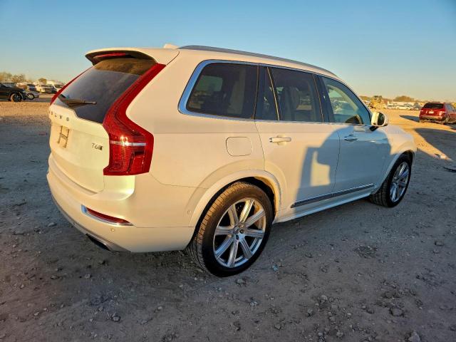 Volvo XC90 T6 Image 10