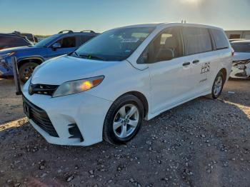  Salvage Toyota Sienna