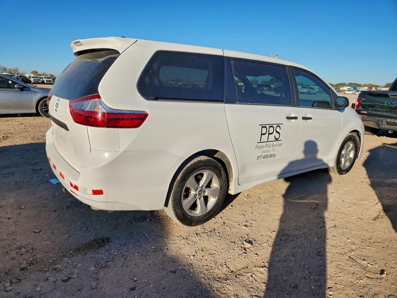 Toyota Sienna L Image 4