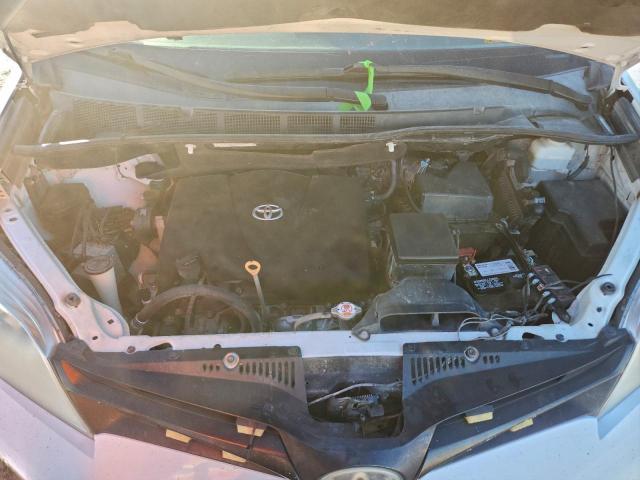 Toyota Sienna L Image 6