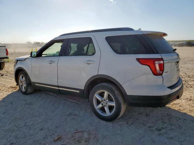 Ford Explorer Xlt Image 6