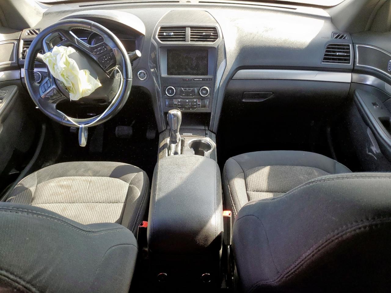 Ford Explorer Xlt Image 11