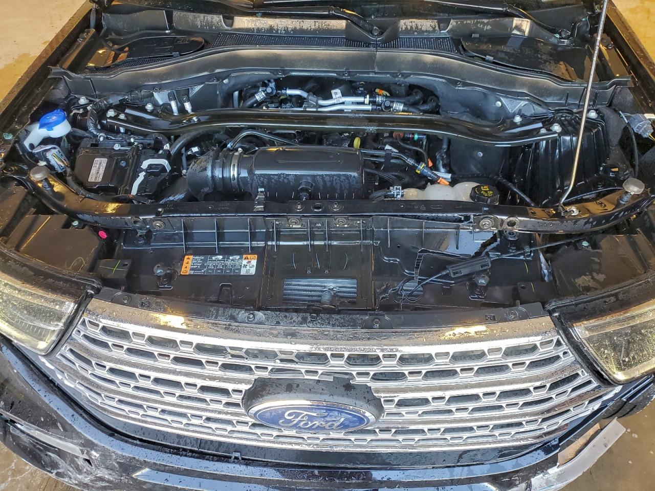 Ford Explorer Limited Image 6